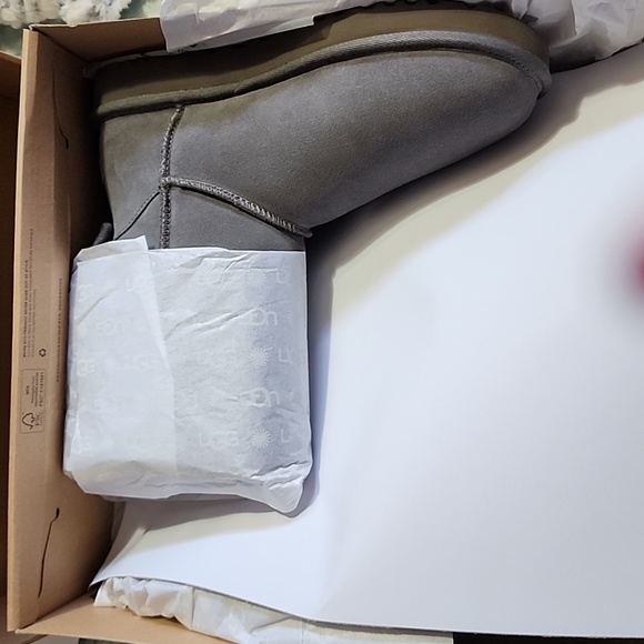 Ugg Bailey Bow Velvet Ribbon GREY Size 9 NWT - Picture 4 of 9